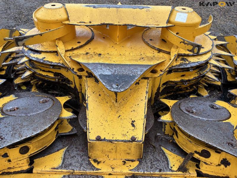 New Holland 12 row corn header 23