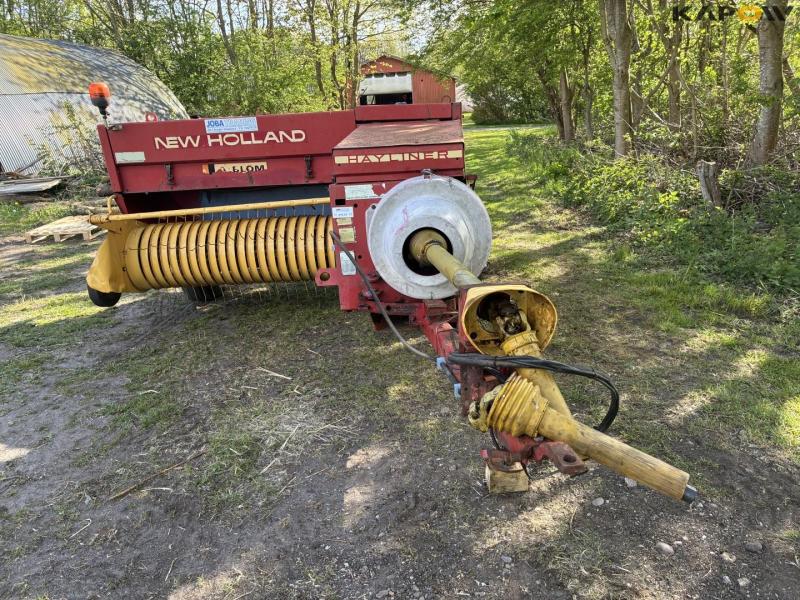 New Holland 377 small baler 5