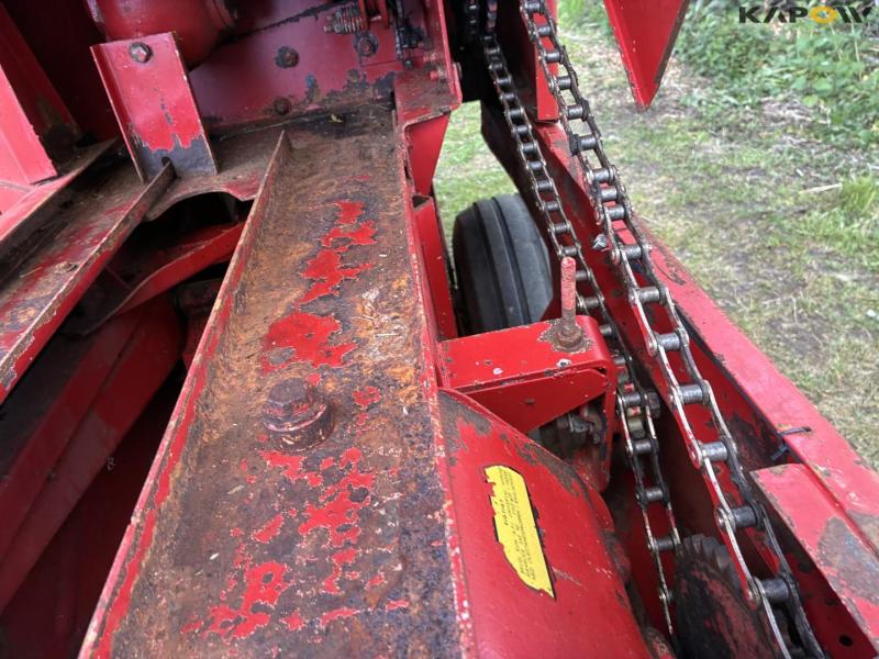 New Holland 377 small baler 58