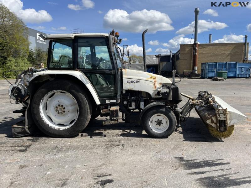 New Holland 4635 tractor with sweeper and emulsion sprayer 4