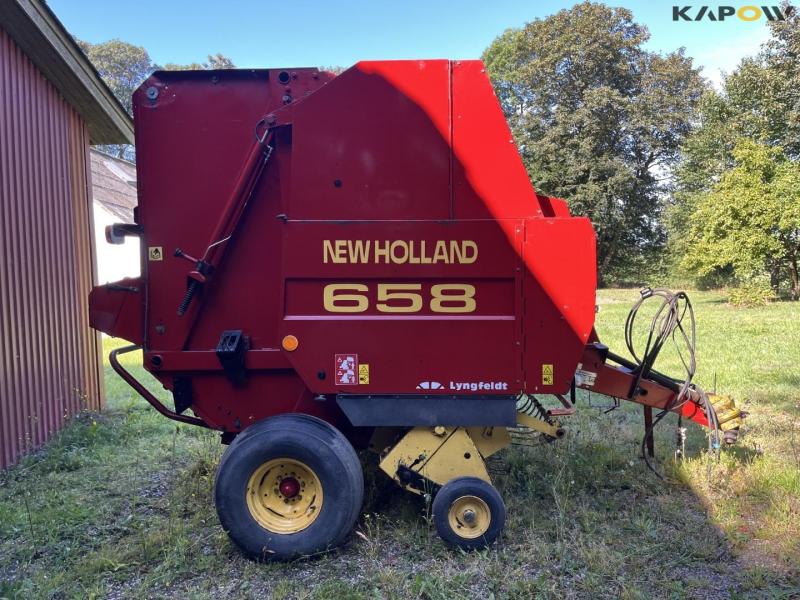 New Holland 658 round baler 4