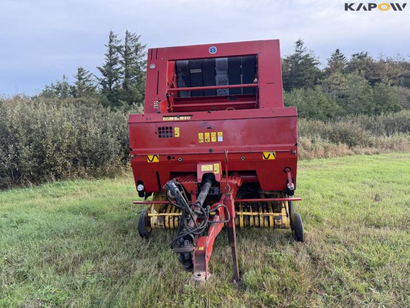 New Holland 658 round baler 2