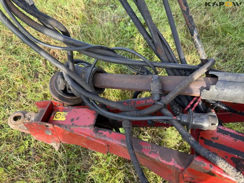 New Holland 658 round baler 29