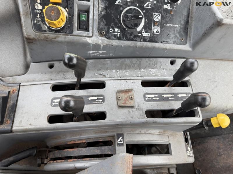 New Holland 7840 tractor 44