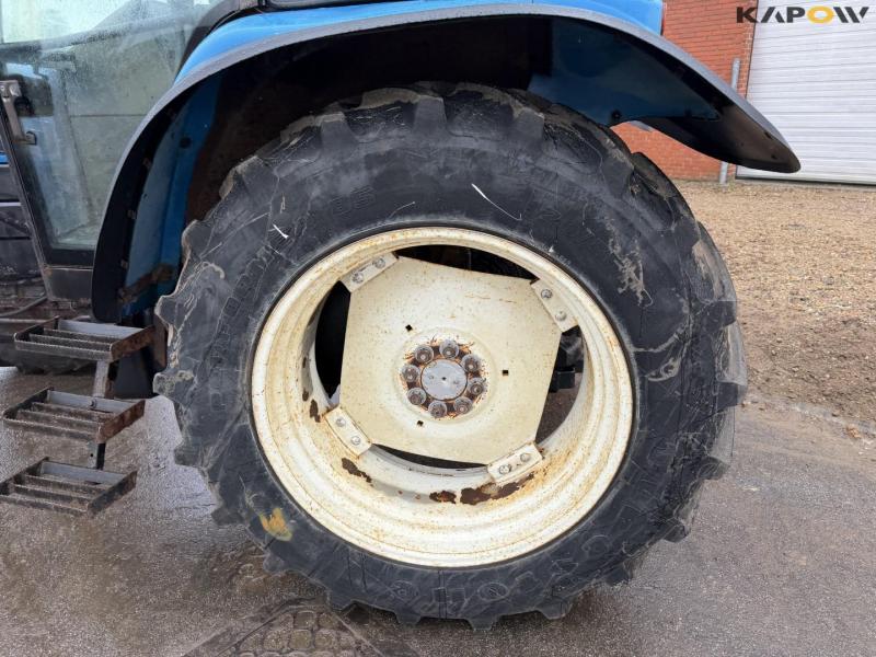 New Holland 7840 tractor 74