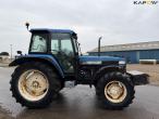 New Holland 7840 tractor 4