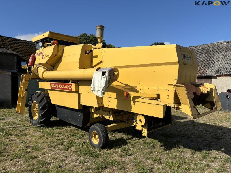New Holland 8030 combine harvester with chopper 7