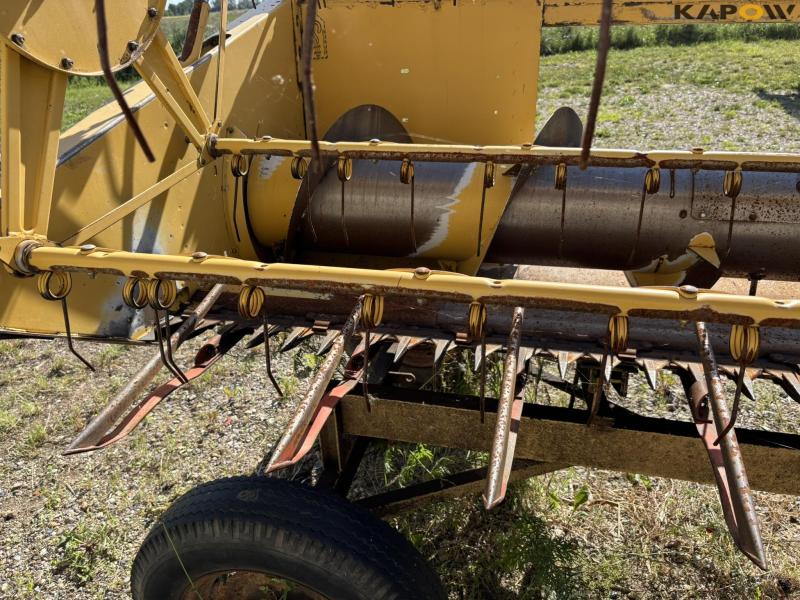New Holland 8030 combine harvester with chopper 115