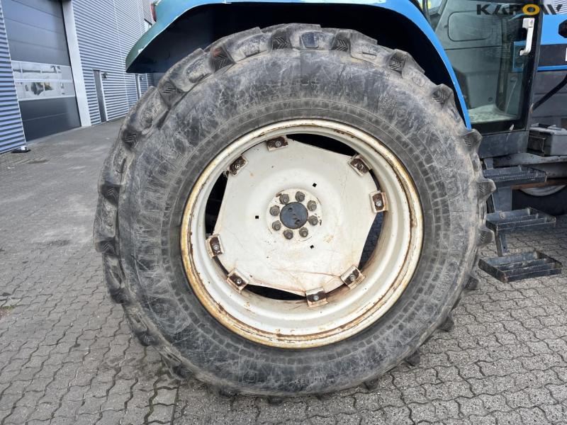 New Holland 8340 tractor 21