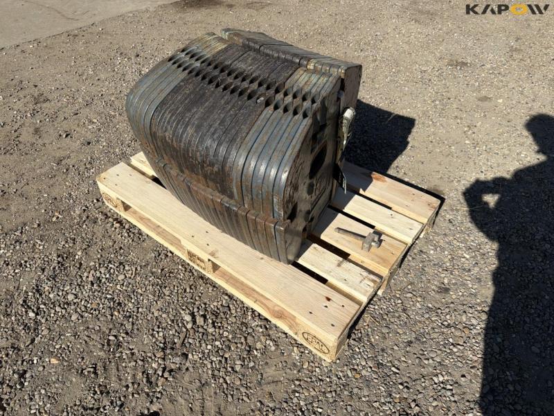 New Holland 900kg front weight 1