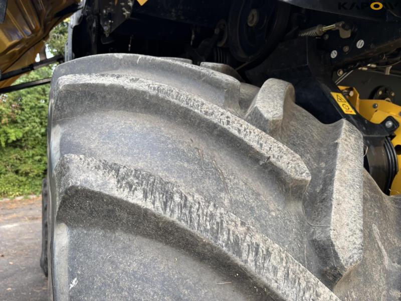 New Holland 9.80 combine harvester 35 feet 20