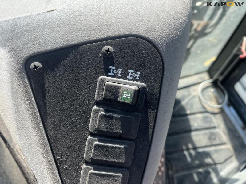 New Holland B110C TC backhoe loader 48
