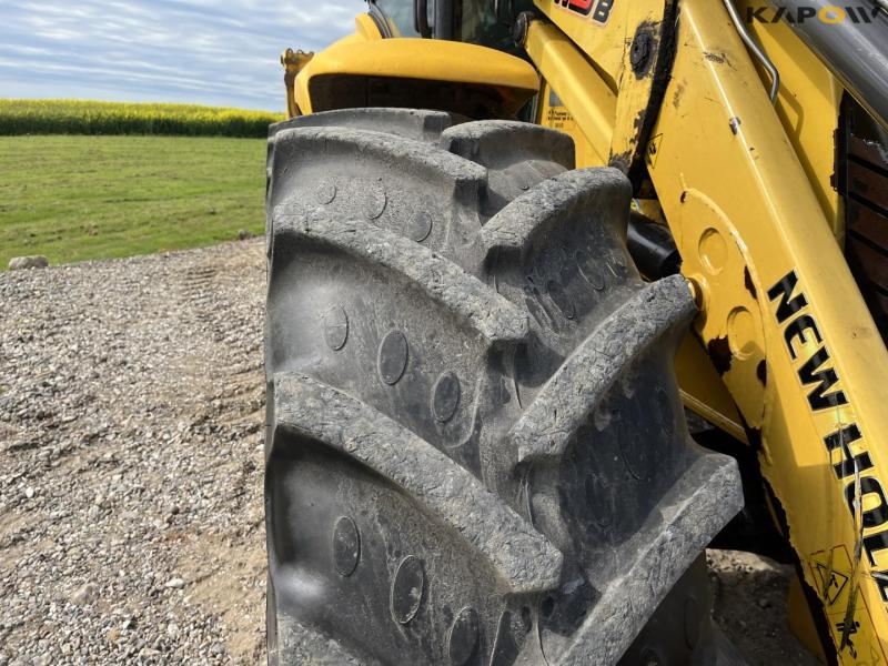 New Holland B115B backhoe loader 21