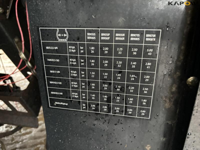 New Holland BB9080 baler 38