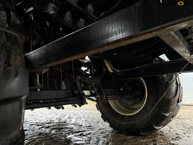 New Holland BB9080 baler 54