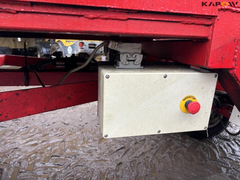 New Holland BB9080 baler 68