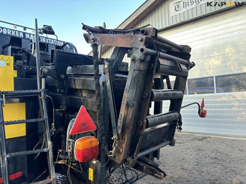 New Holland BB940R mini big baler 27