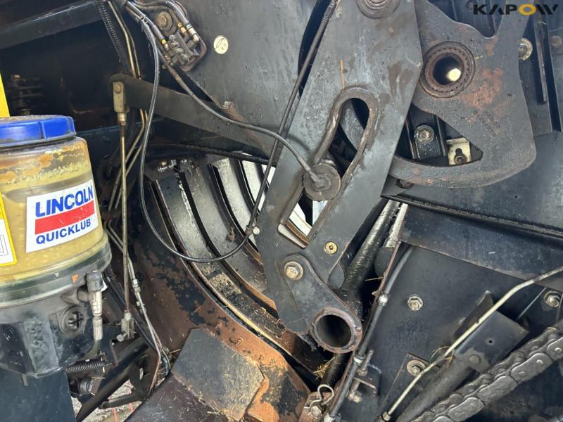 New Holland BB940R mini big baler 44