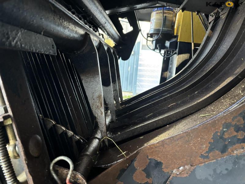 New Holland BB940R mini big baler 56