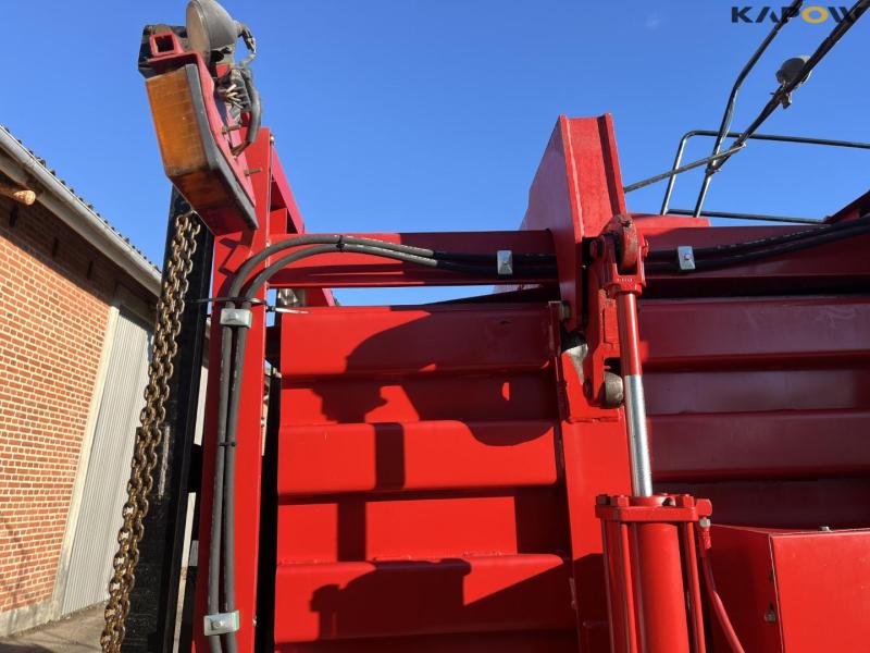 New Holland BB980 big baler 13
