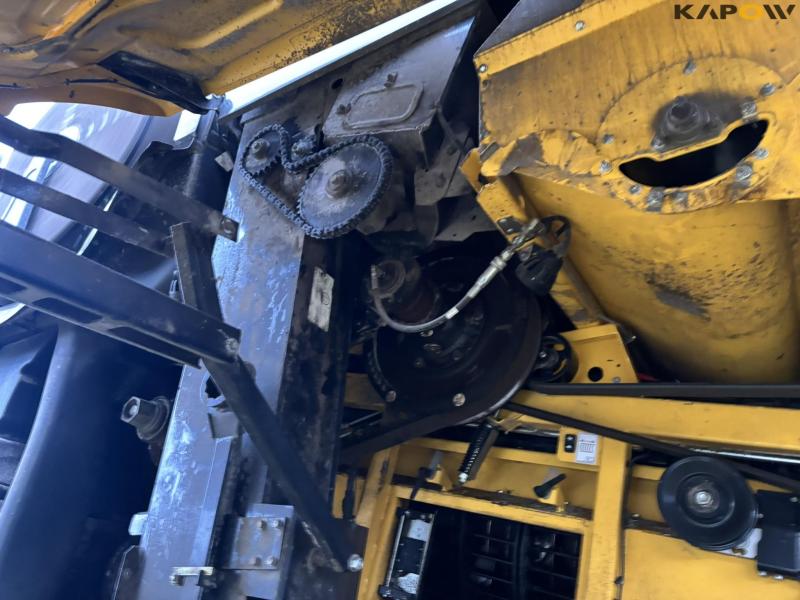 New Holland CR 8.90 Relevation 4 WD 30ft 28