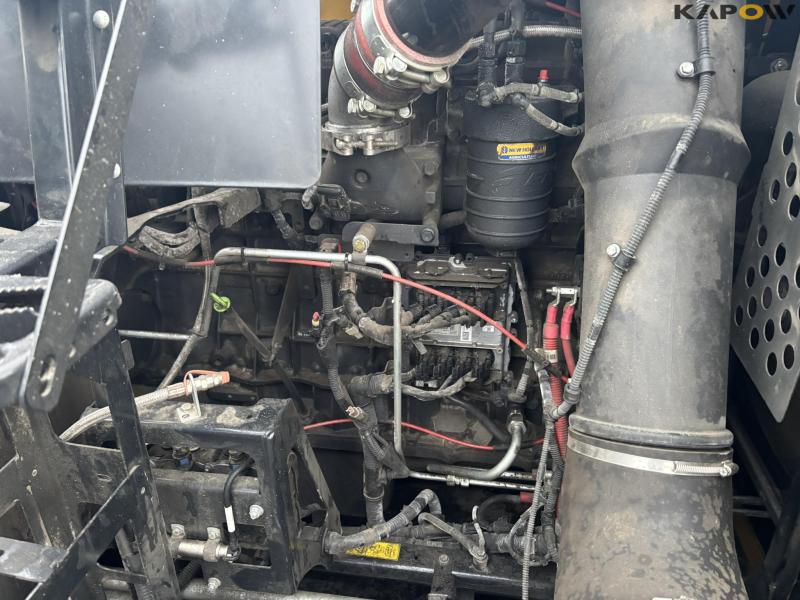 New Holland CR 8.90 Relevation 4 WD 30ft 76