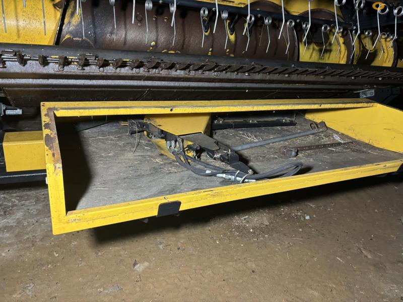 New Holland CR 8.90 Relevation 4 WD 30ft 117