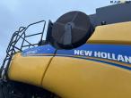 New Holland CR 8.90 Relevation 4 WD 30ft 25