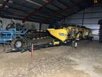New Holland CR 8.90 Relevation 4 WD 30ft 93