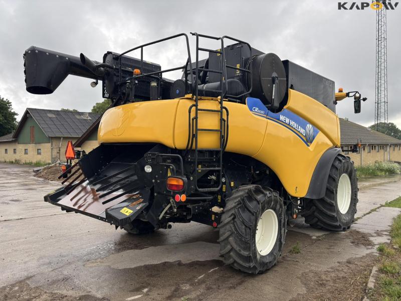 New Holland CR 9080 combine harvester 30 feet 5