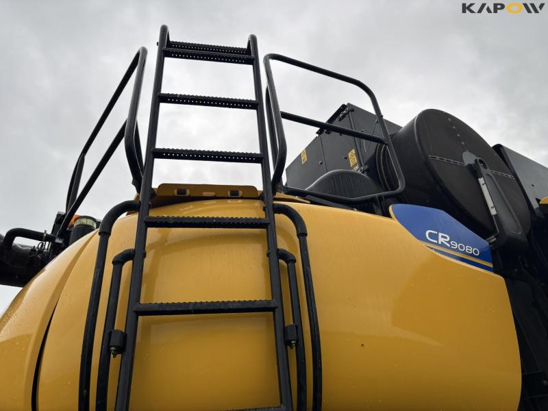 New Holland CR 9080 combine harvester 30 feet 49