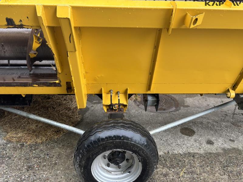 New Holland CR 9080 combine harvester 30 feet 154