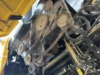 New Holland CR 9080 combine harvester 30 feet 70