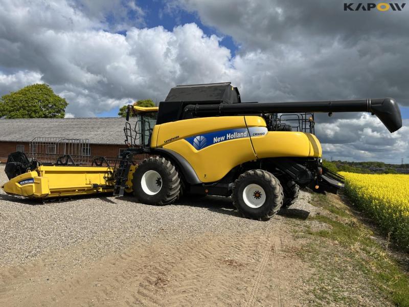 New Holland CR9080 SLH combine harvester with 30 foot header 6