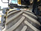 New Holland CR9080 SLH combine harvester with 30 foot header 17