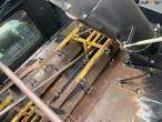 New Holland CR9080 SLH combine harvester with 30 foot header 54