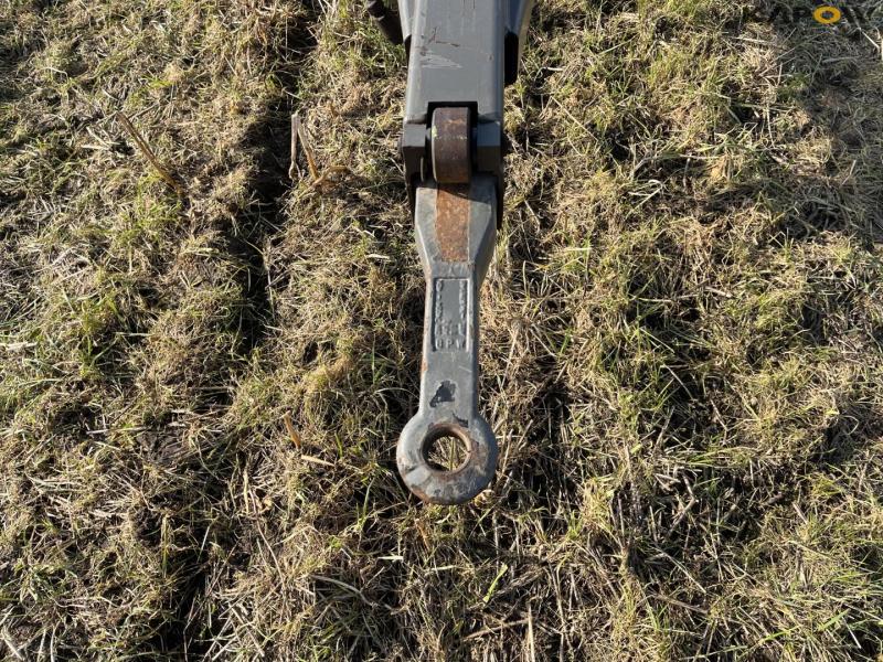 New Holland CR9090 combine with 41-foot varifeed header 105