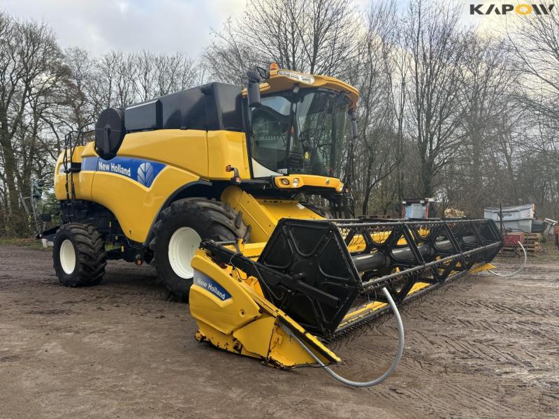 New Holland CX8060 combine harvester 3