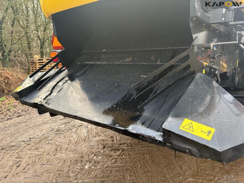 New Holland CX8060 combine harvester 49