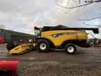New Holland CX8060 combine harvester 7