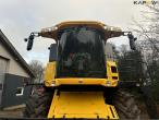 New Holland CX8060 combine harvester 22