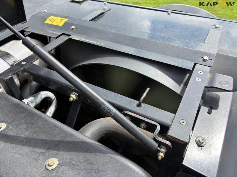 New Holland CX8080 combine harvester 63