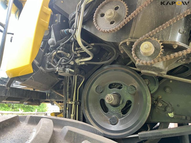 New Holland CX840 combine with 24 foot header 50