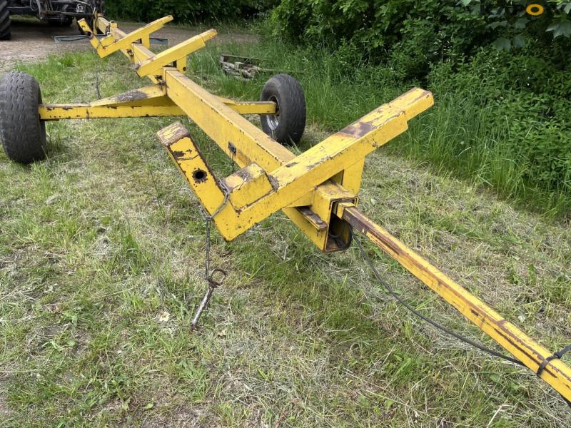 New Holland CX840 combine with 24 foot header 75