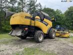 New Holland CX840 combine with 24 foot header 5