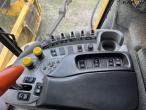 New Holland CX840 combine with 24 foot header 53