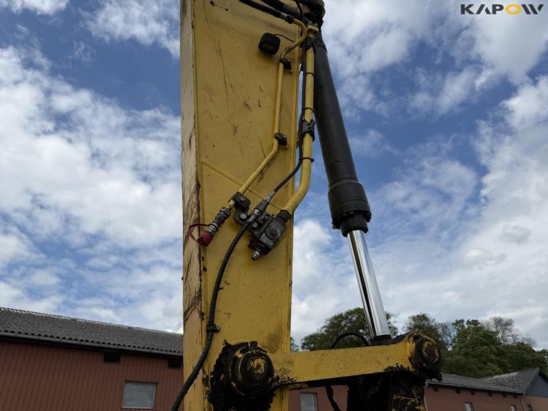 New Holland E215C excavator 12