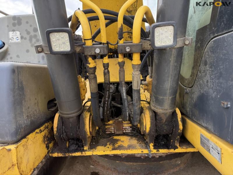 New Holland E215C excavator 19