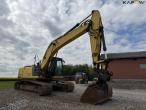 New Holland E215C excavator 3