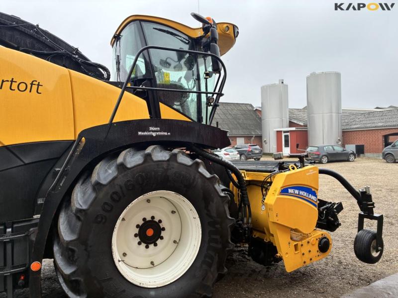 New Holland FR 650 forage harvester 5